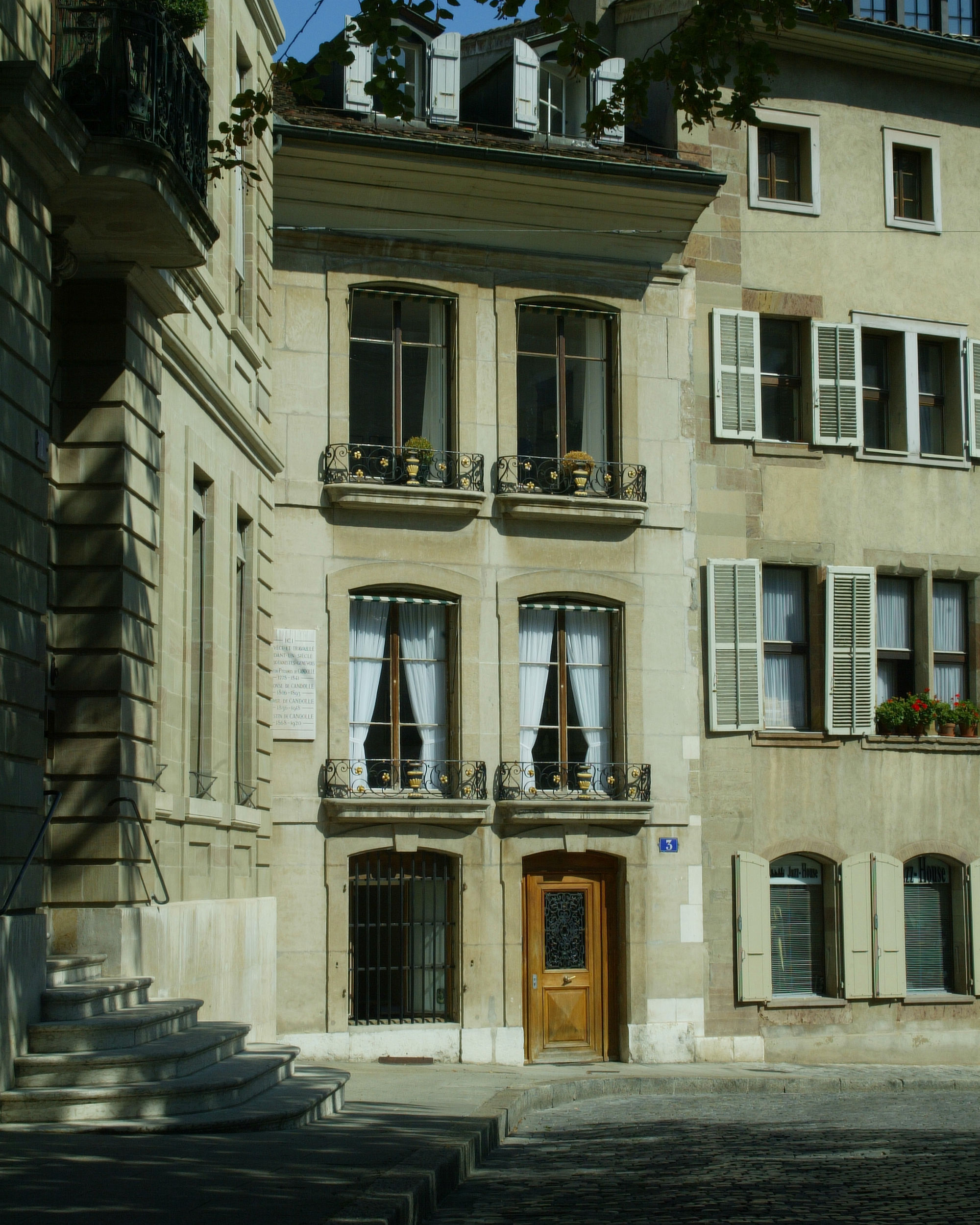 An old building in the old town of Geneva